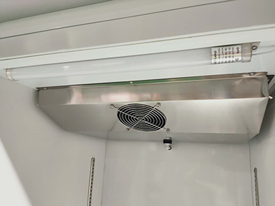 معدات التبريد الصناعية القابلة للتعديل مع أغلاق كيس الهواء المزدوج والعجلات العالمية عالية القوة 6