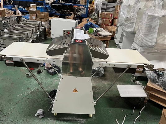 220V / 380V طلاء العجين الرأسي 6.5kg Max وزن العجين لفة نطاق تنظيم 0.5-38mm